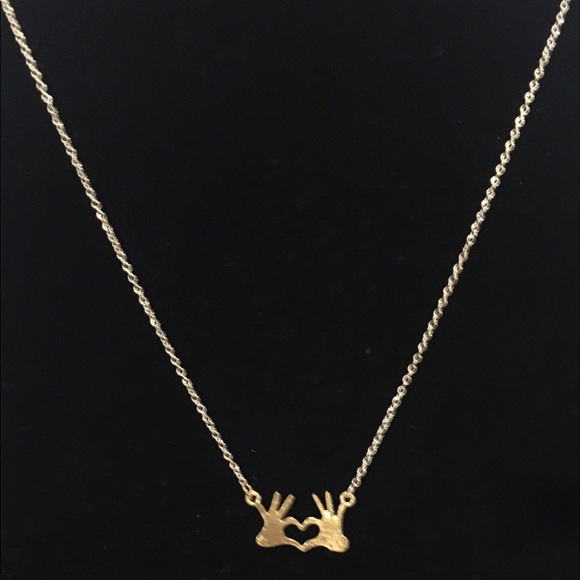 Finger-Hearts Love Necklace - Picture 6 of 8